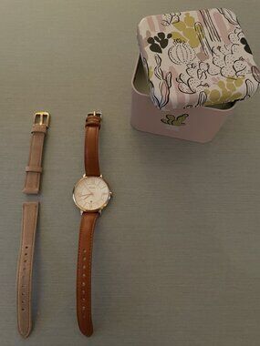 Watch, brand : Fossil, style : jacqueline